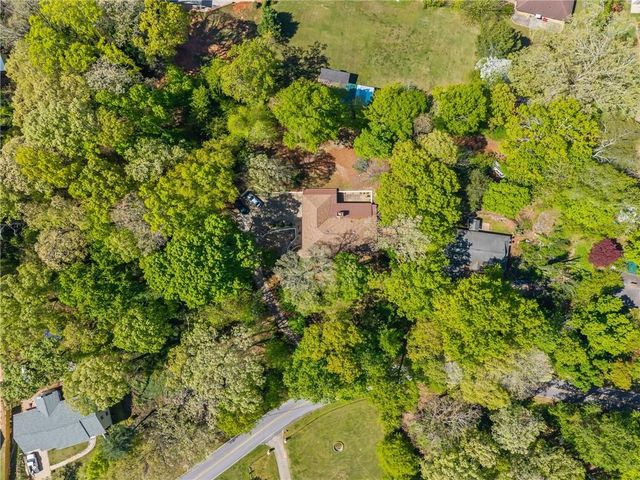 725 Nix Drive, Gainesville, GA 30501