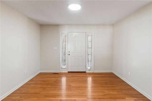 725 Nix Drive, Gainesville, GA 30501