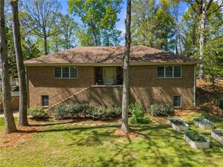 725 Nix Drive, Gainesville, GA 30501