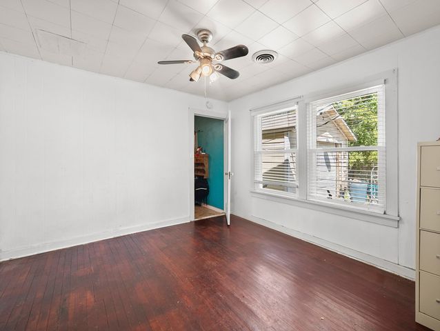 608 N Ross St, Kerrville, TX 78028