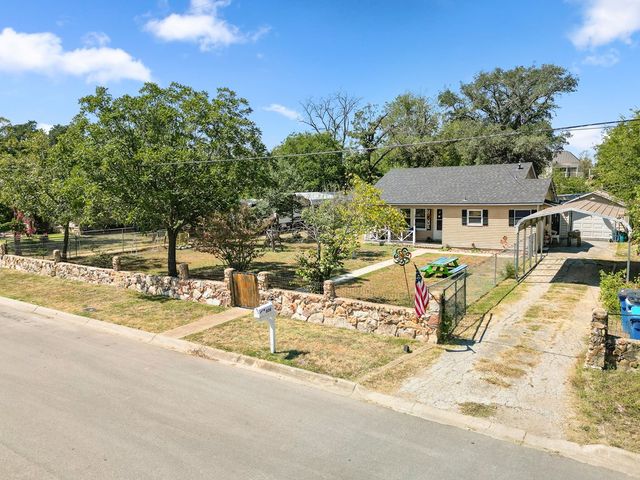 608 N Ross St, Kerrville, TX 78028