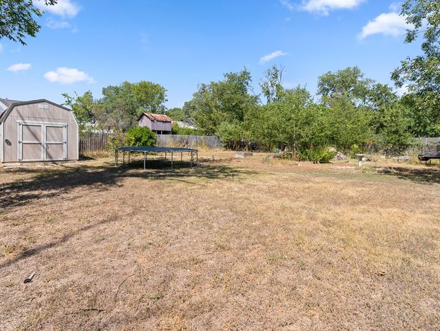 608 N Ross St, Kerrville, TX 78028