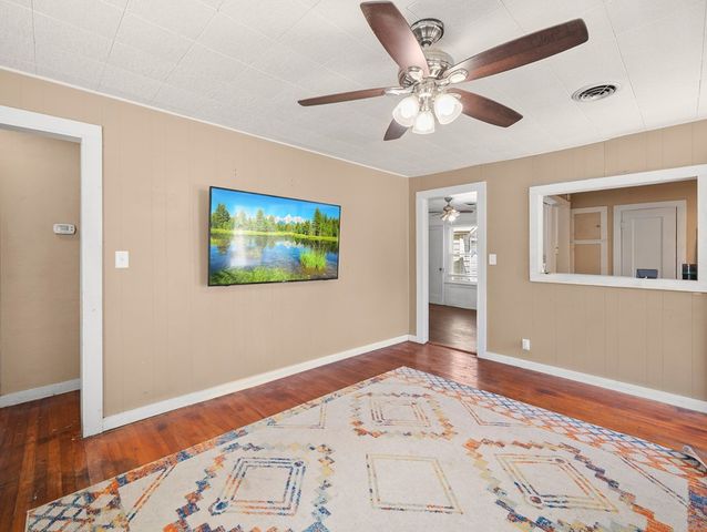 608 N Ross St, Kerrville, TX 78028