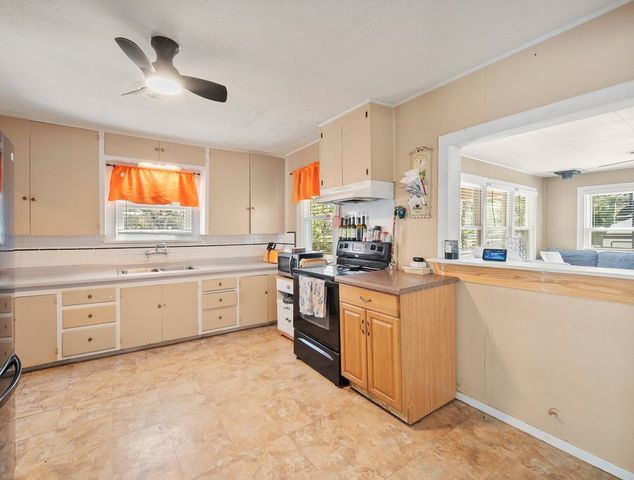 608 N Ross St, Kerrville, TX 78028