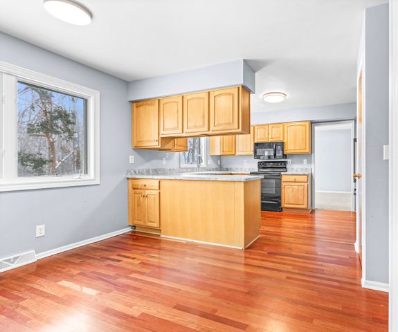 722 Grandmarais Avenue, Portage City, MI 49024