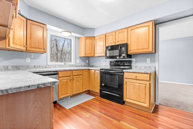 722 Grandmarais Avenue, Portage City, MI 49024