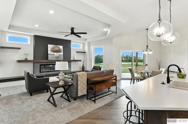11113 S 98th Street, Papillion, NE 68046
