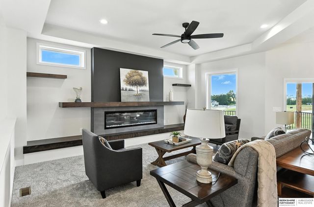 11113 S 98th Street, Papillion, NE 68046