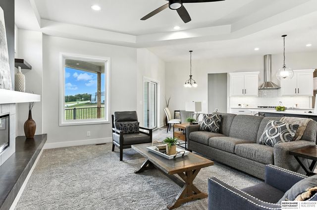 11113 S 98th Street, Papillion, NE 68046