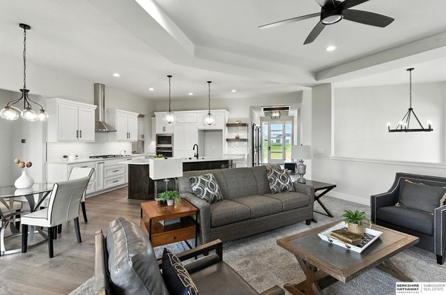 11113 S 98th Street, Papillion, NE 68046