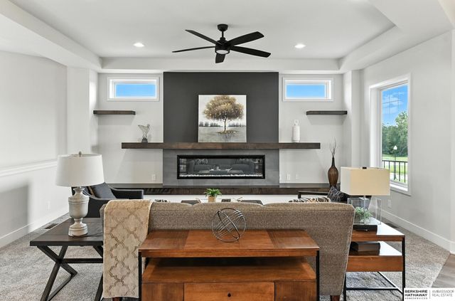 11113 S 98th Street, Papillion, NE 68046