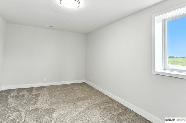 11113 S 98th Street, Papillion, NE 68046
