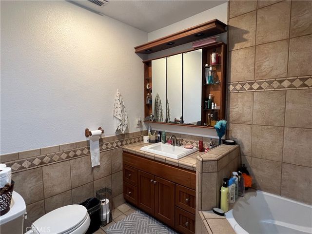 426 W 1st Street, Azusa, CA 91702