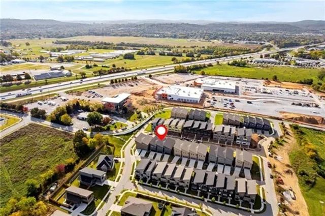 2172 W Million Lane, Fayetteville, AR 72704