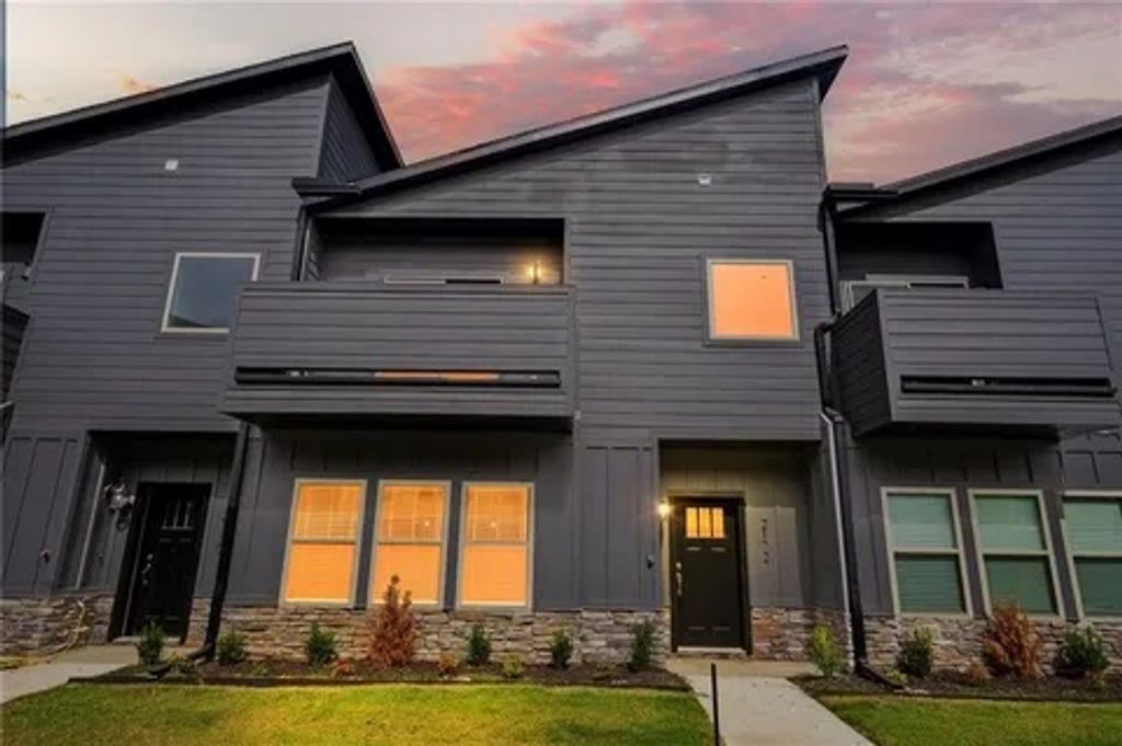 2172 W Million Lane, Fayetteville, AR 72704