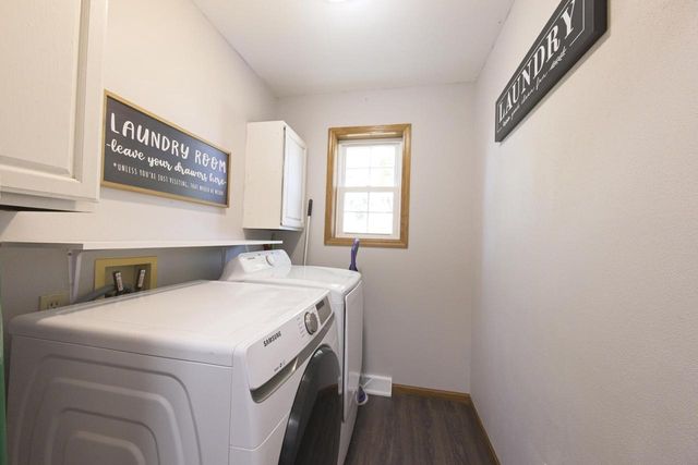 927 Lone Tree Lane, Prairie Du Sac, WI 53578