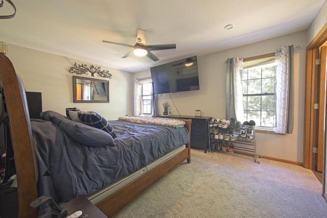 927 Lone Tree Lane, Prairie Du Sac, WI 53578