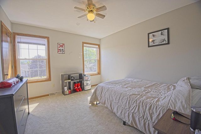 927 Lone Tree Lane, Prairie Du Sac, WI 53578