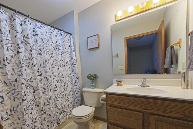 927 Lone Tree Lane, Prairie Du Sac, WI 53578