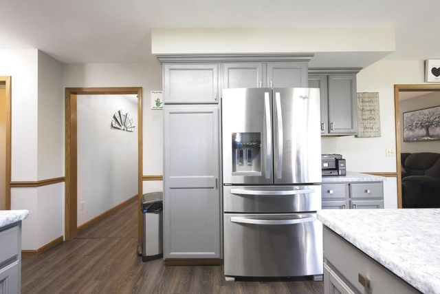 927 Lone Tree Lane, Prairie Du Sac, WI 53578