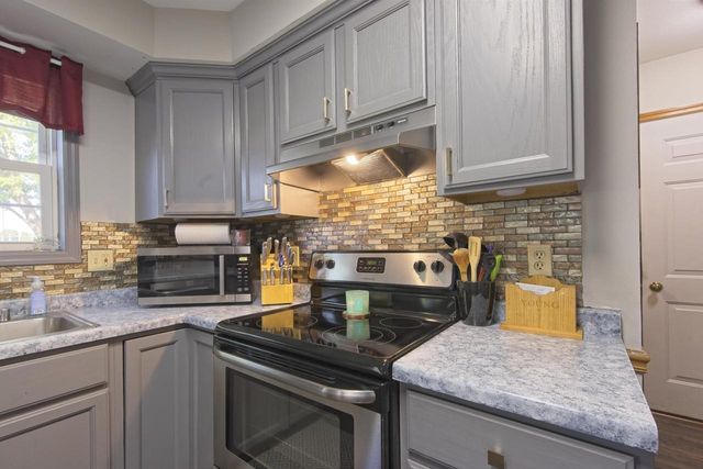 927 Lone Tree Lane, Prairie Du Sac, WI 53578