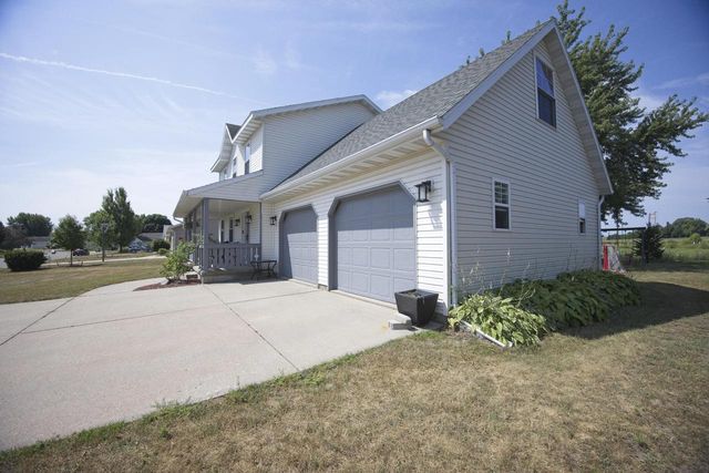 927 Lone Tree Lane, Prairie Du Sac, WI 53578