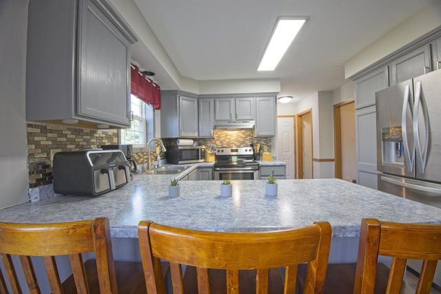 927 Lone Tree Lane, Prairie Du Sac, WI 53578