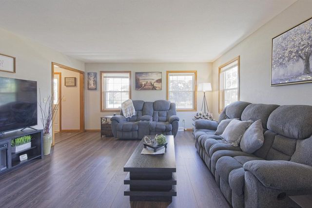 927 Lone Tree Lane, Prairie Du Sac, WI 53578