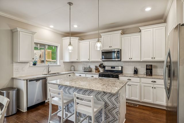 1709 Alayna Ct, Nashville, TN 37221