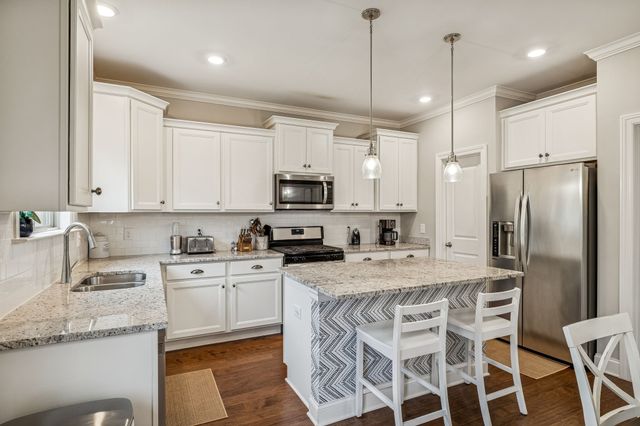 1709 Alayna Ct, Nashville, TN 37221