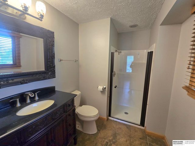 9121 Washington Street, Omaha, NE 68127