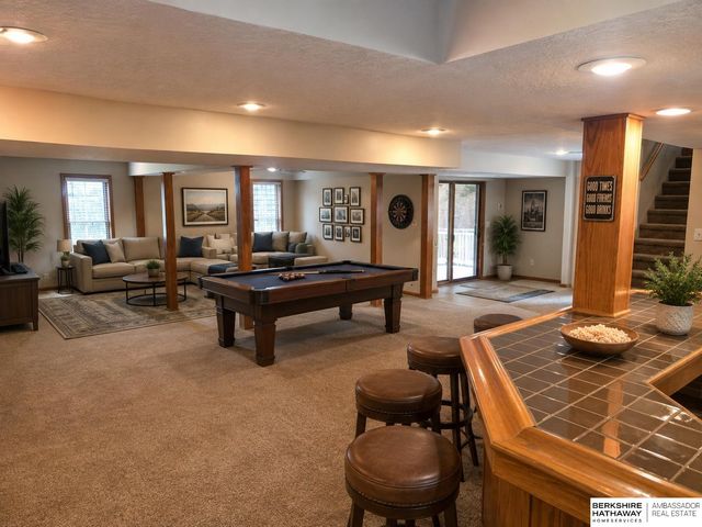 9121 Washington Street, Omaha, NE 68127