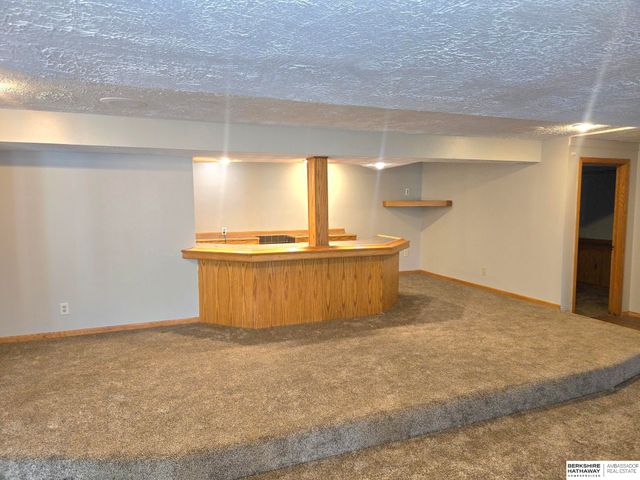 9121 Washington Street, Omaha, NE 68127