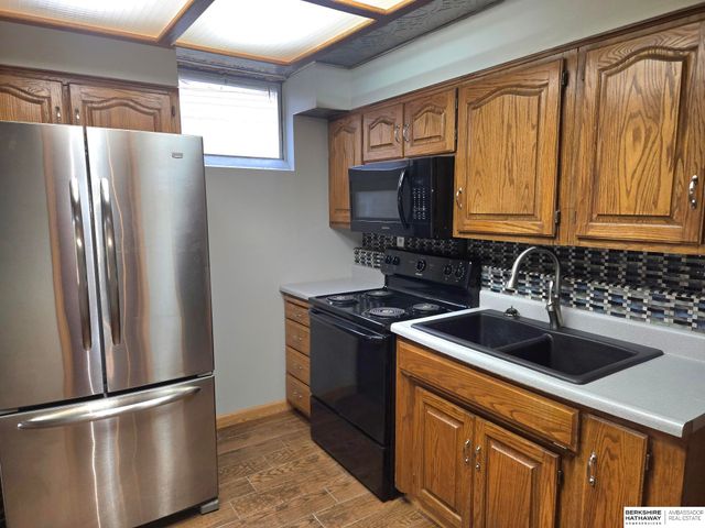 9121 Washington Street, Omaha, NE 68127