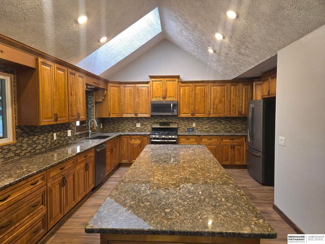 9121 Washington Street, Omaha, NE 68127