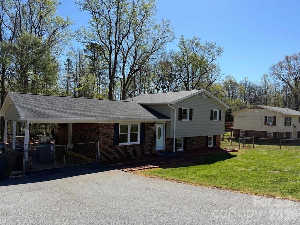 3730 Sedgefield Drive, Conover, NC 28613