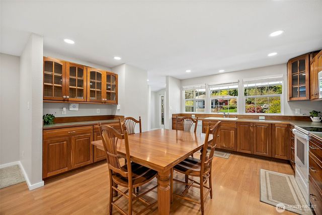 30022 6th Avenue SW, Federal Way, WA 98023