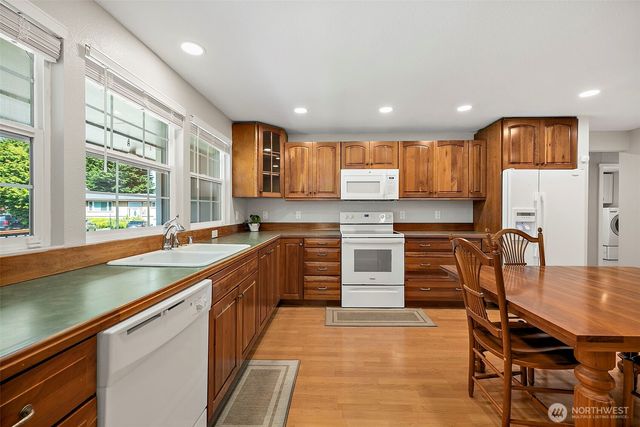 30022 6th Avenue SW, Federal Way, WA 98023