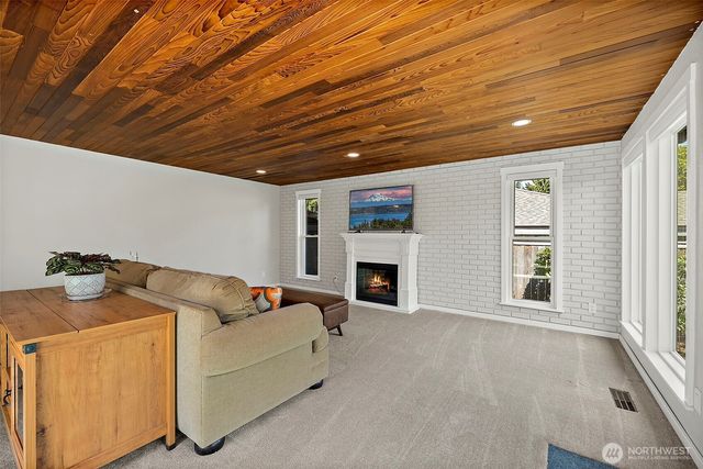 30022 6th Avenue SW, Federal Way, WA 98023