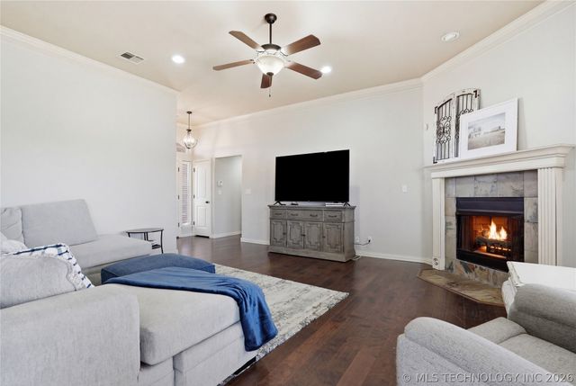 11806 S Primrose Street, Jenks, OK 74037