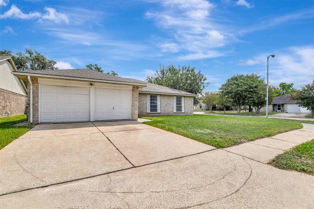 10302 Blue Oak Drive, Houston, TX 77065