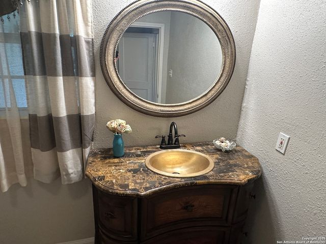 11739 County Road 401, Stockdale, TX 78160