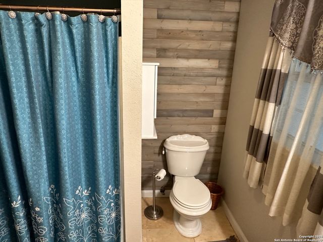 11739 County Road 401, Stockdale, TX 78160