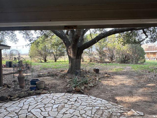 11739 County Road 401, Stockdale, TX 78160