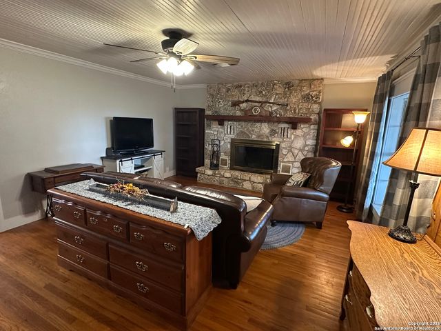 11739 County Road 401, Stockdale, TX 78160