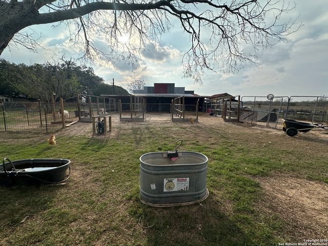 11739 County Road 401, Stockdale, TX 78160