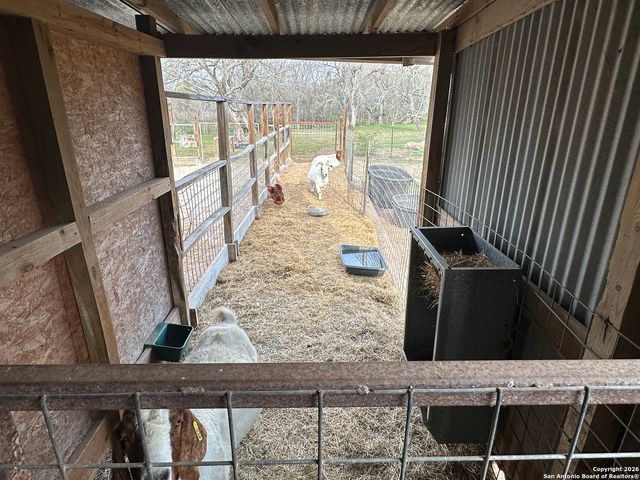 11739 County Road 401, Stockdale, TX 78160