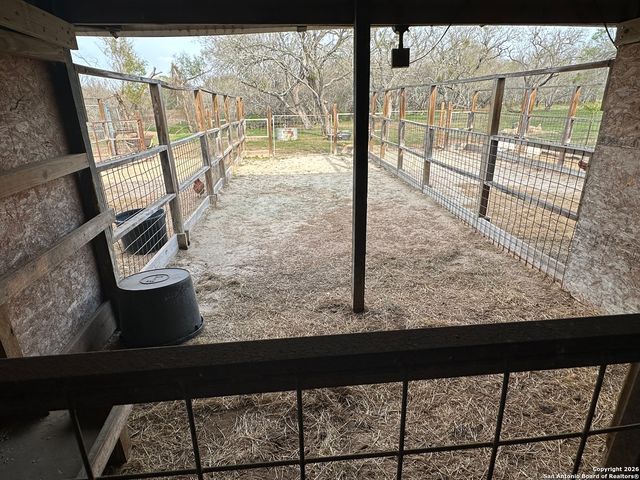 11739 County Road 401, Stockdale, TX 78160