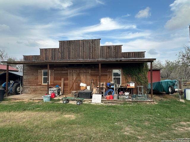 11739 County Road 401, Stockdale, TX 78160
