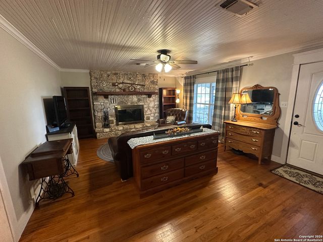 11739 County Road 401, Stockdale, TX 78160